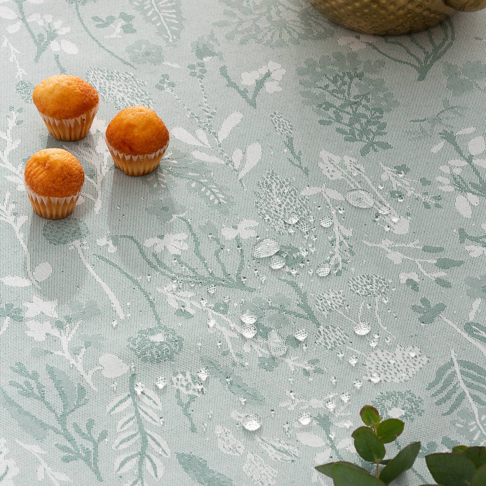 Mantel impermeable jacquard floral ALERCE 🌿✨