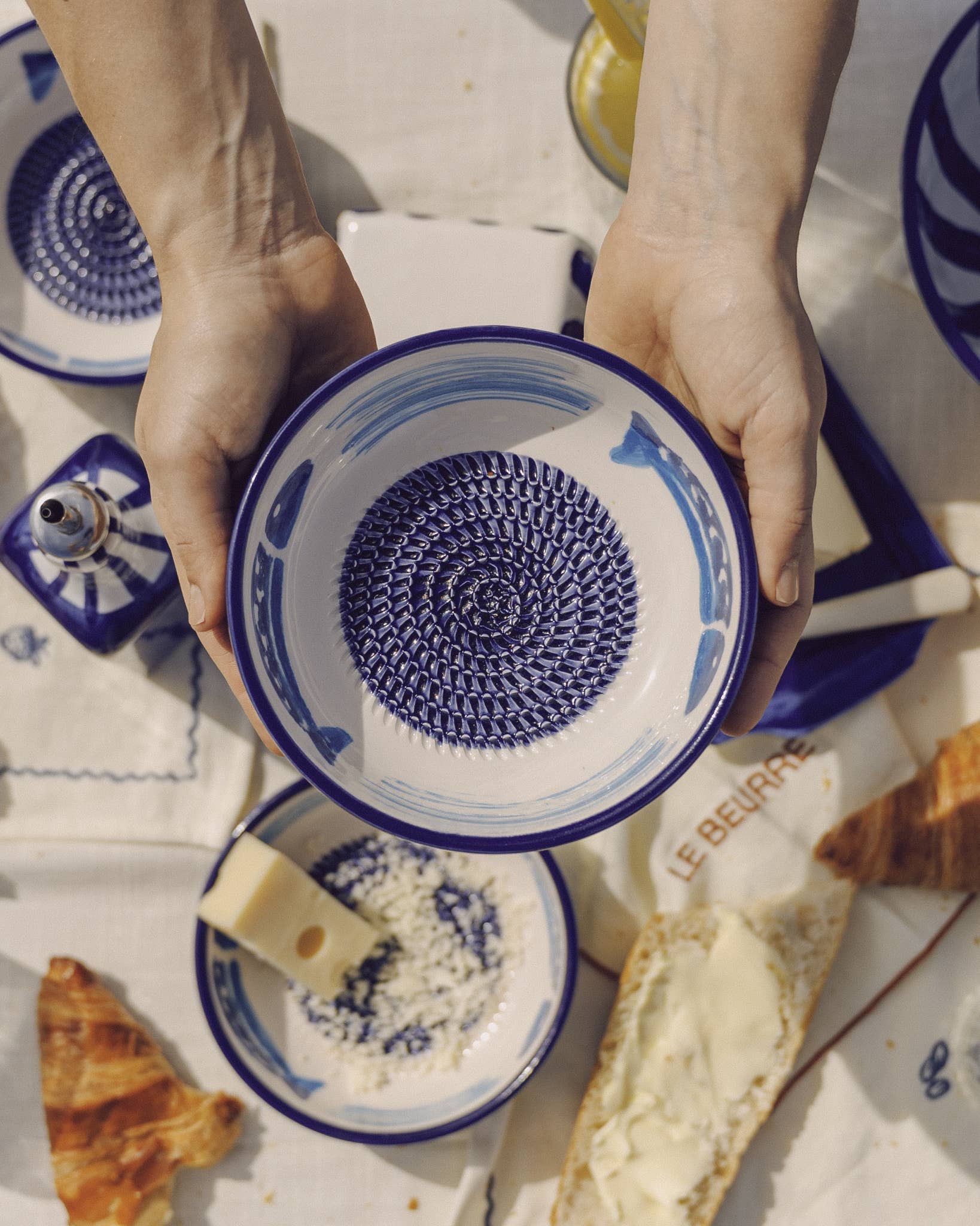 Rallador de Cerámica Medium Atún Azul y Blanco 🐟