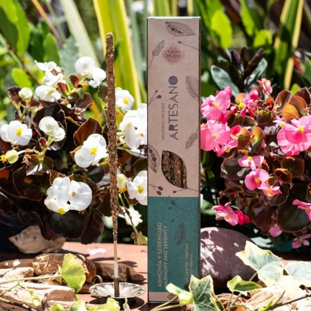 Artesano palo santo y fresias