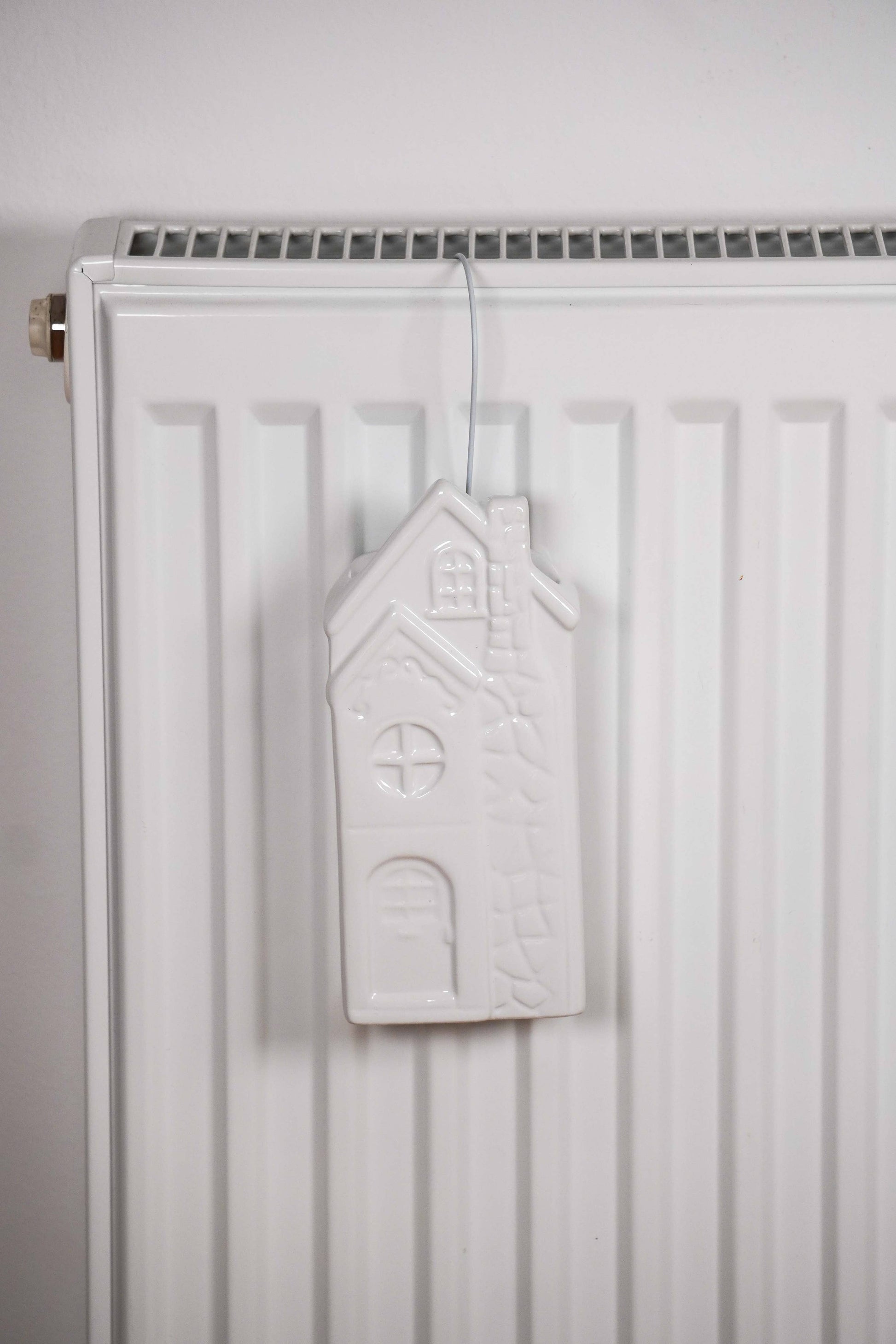 Humidificador cerámico – Caseta blanca 🏡🤍