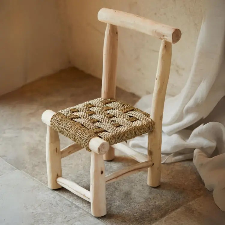 Silla infantil de madera y palma – Hecha a mano 🌿🪑