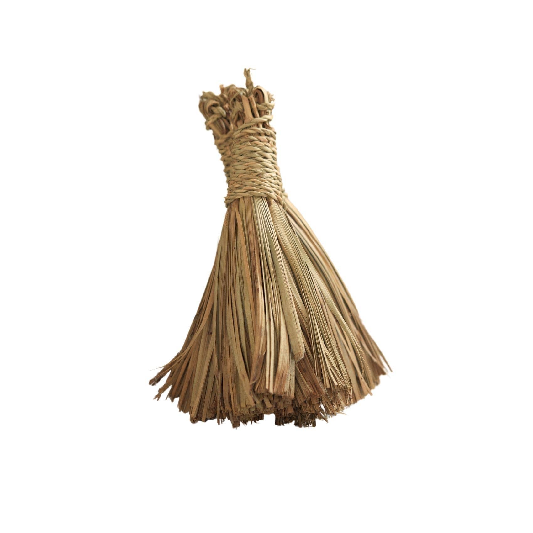 Escoba decorativa de palma – 25 cm 🌾✨