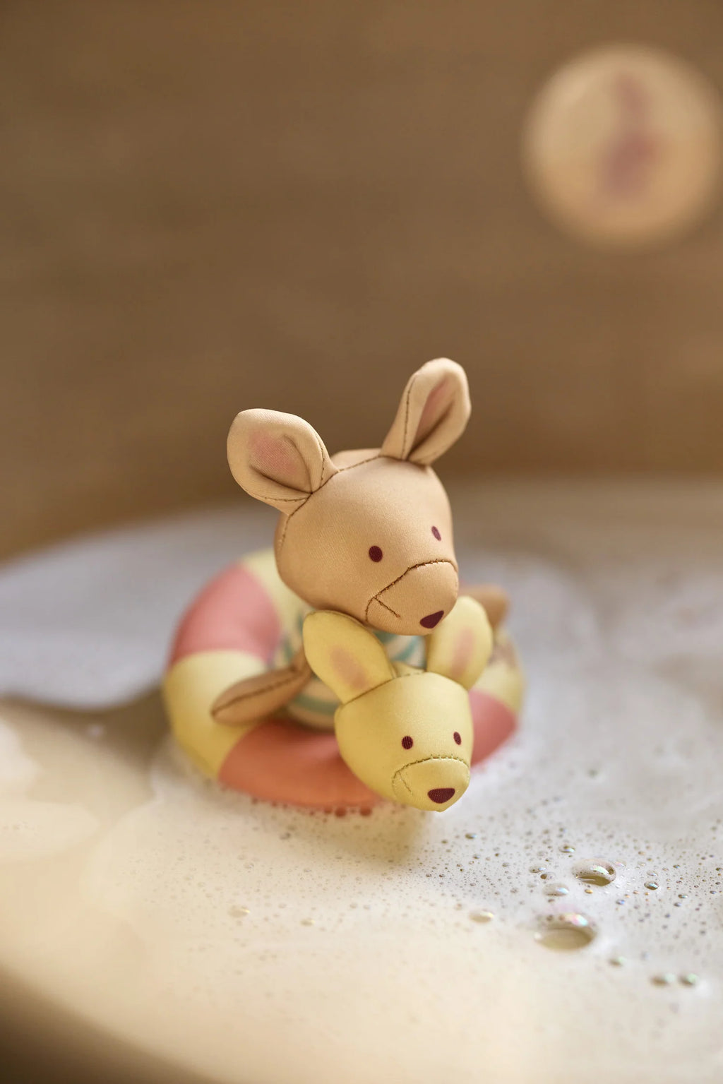 Muñeca de Baño Flotante – Canguros 🦘🛁