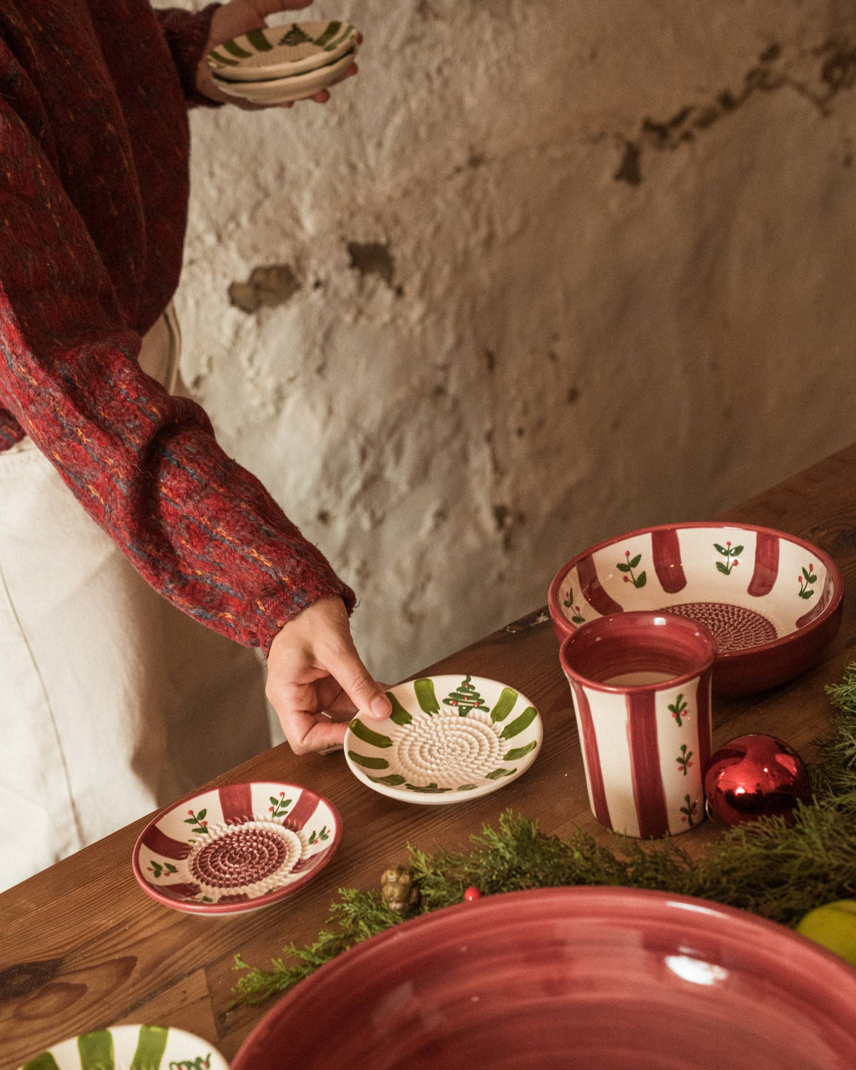 Plato Rallador de Cerámica Artesanal Christmas Holly – 12,5 cm 🎄❤️
