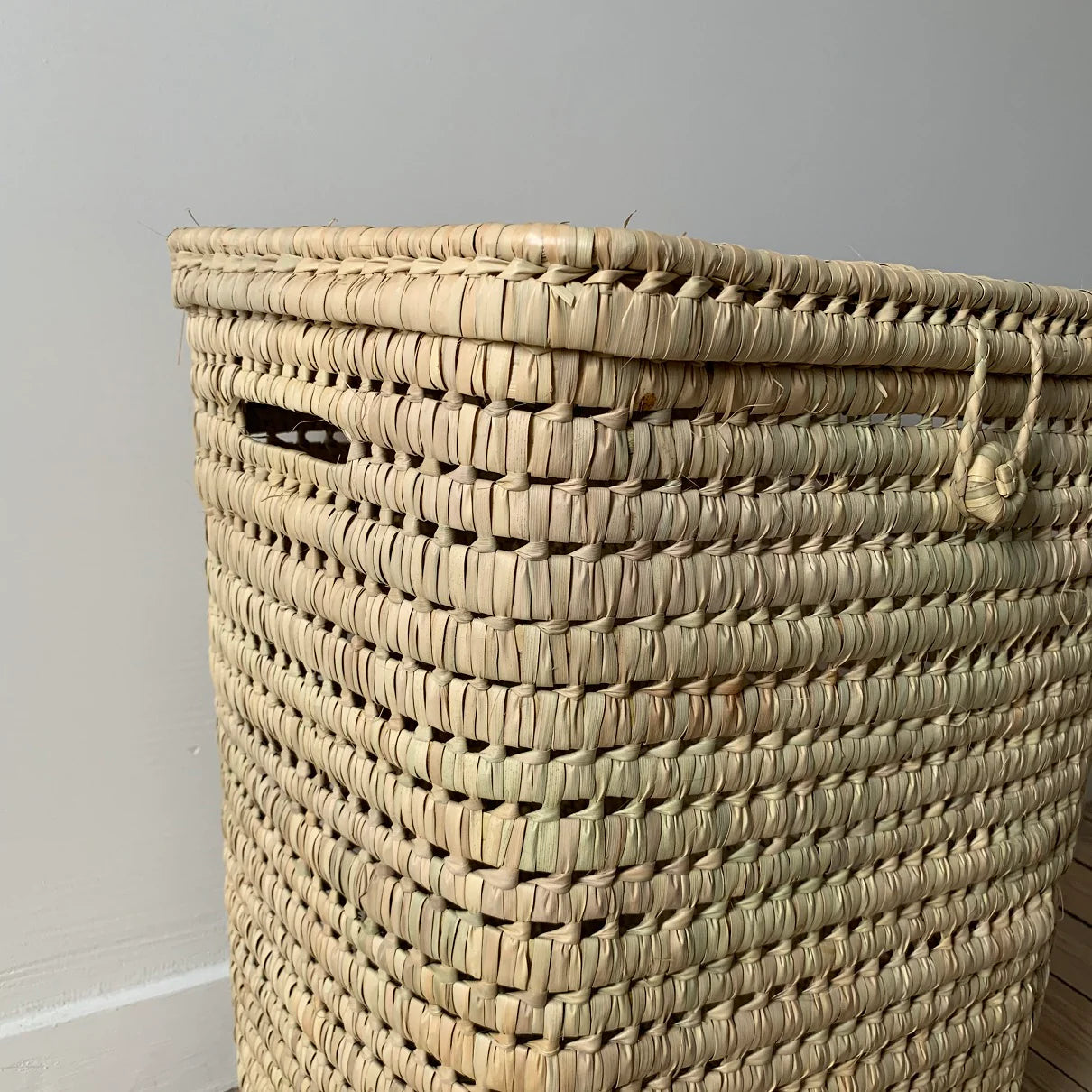 Cesta palma cuadrada con tapa