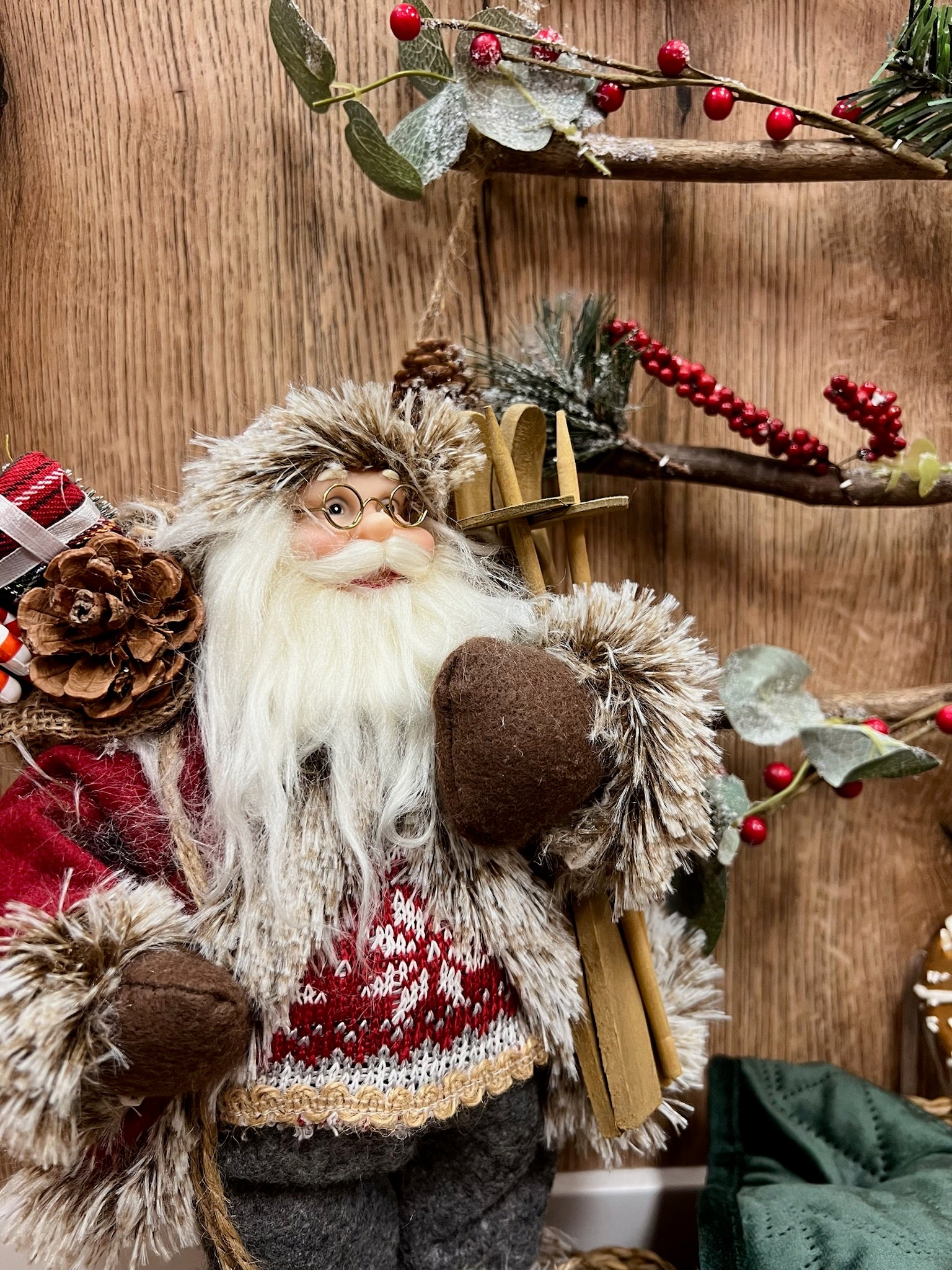 Santa de Tela con Esquís