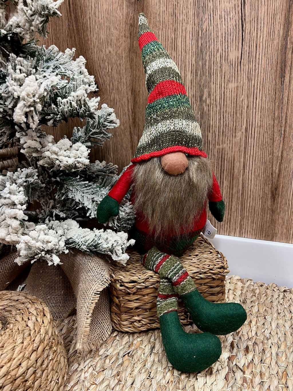 Figura de gnomo multicolor