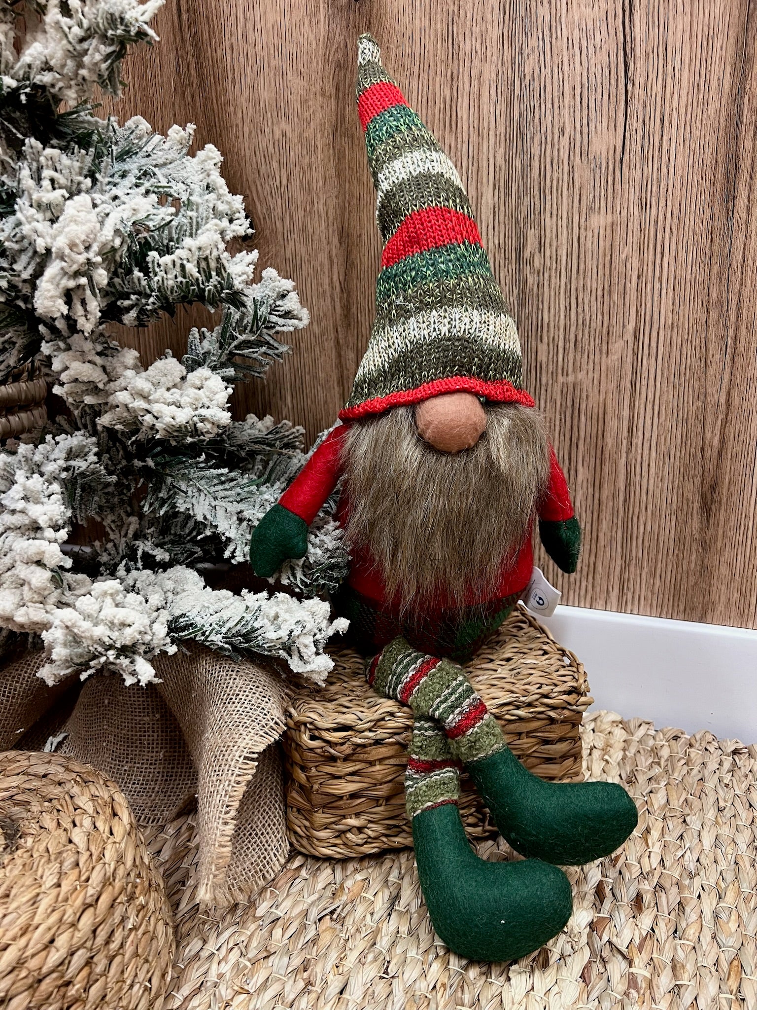 Figura de gnomo multicolor