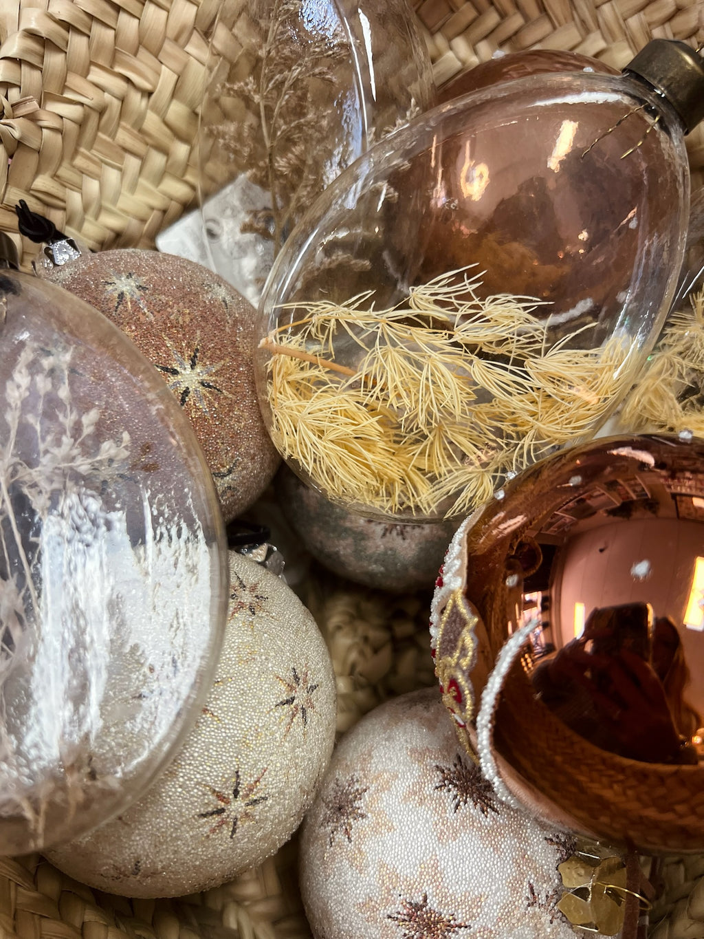 Colgante de Cristal con Flor Seca