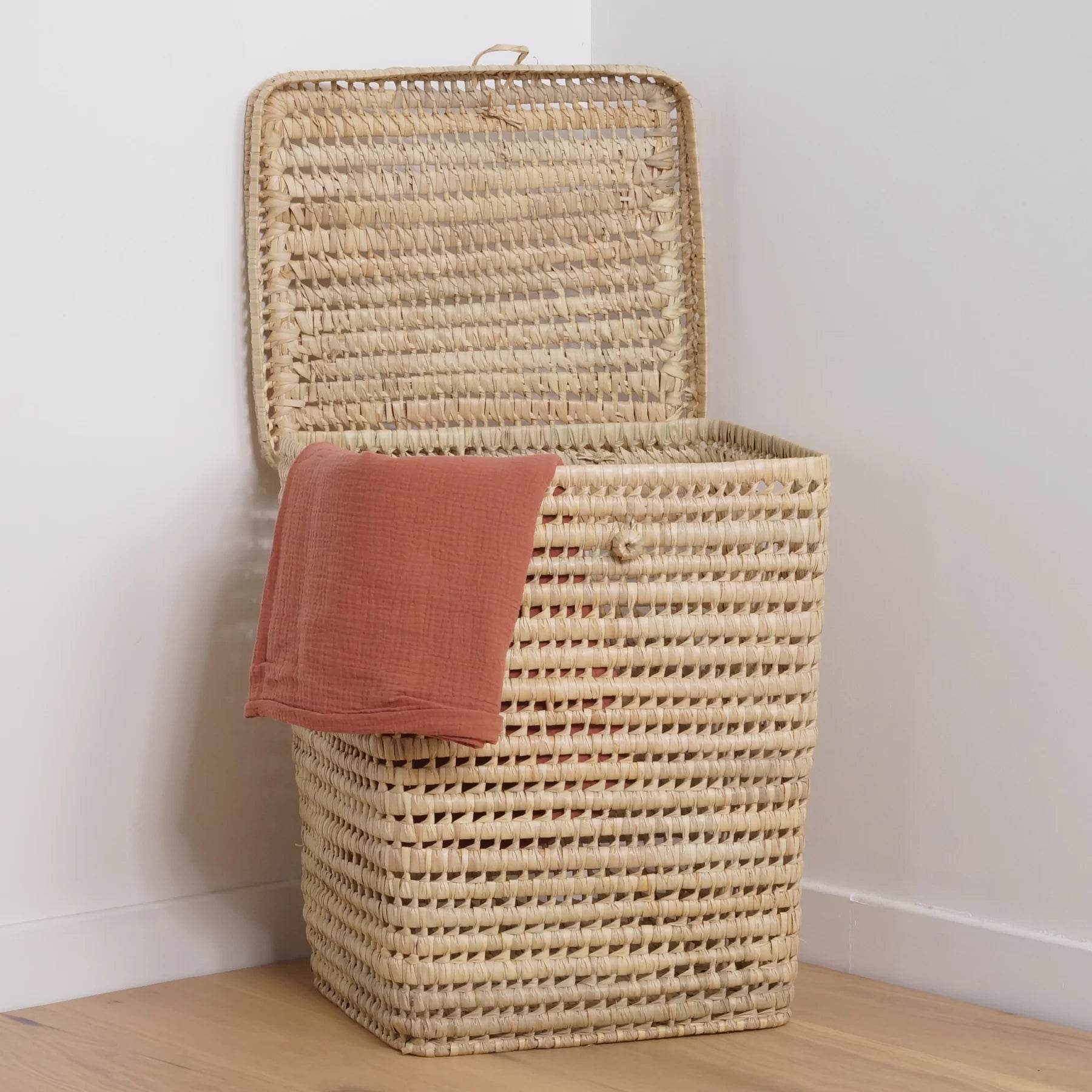 Cesta palma cuadrada con tapa