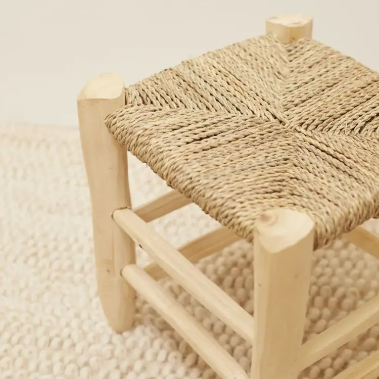 Taburete artesanal de laurel y palma – Tamaño M 🌿🪵