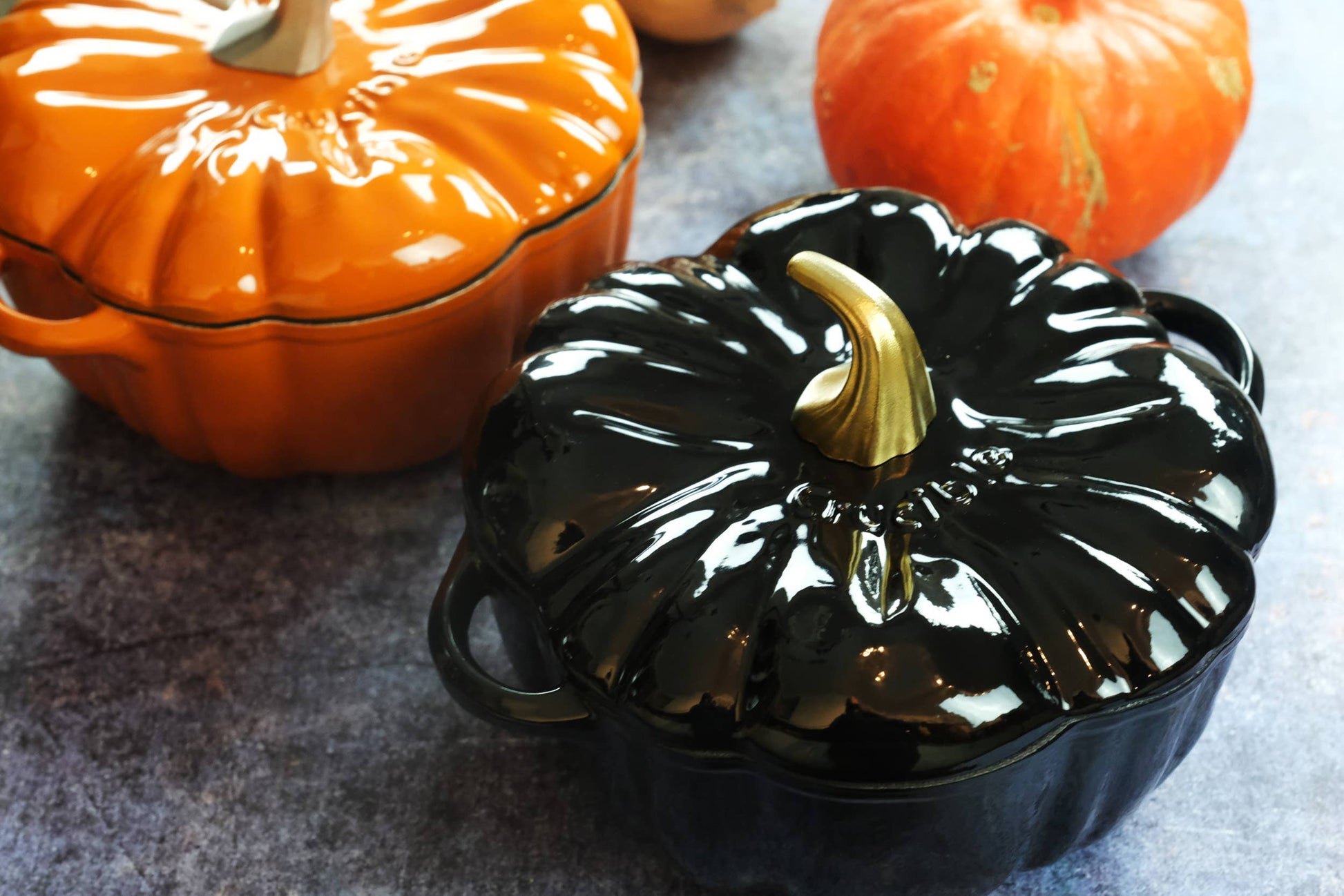 Cazuela Cocotte Calabaza – Hierro Fundido Esmaltado Negro & Dorado 🖤✨