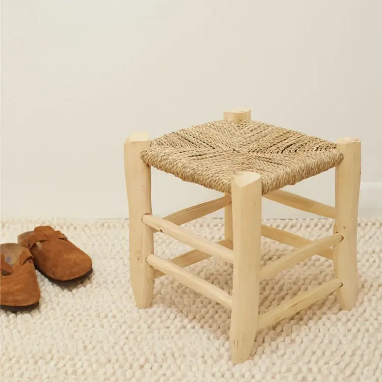 Taburete artesanal de laurel y palma – Tamaño M 🌿🪵